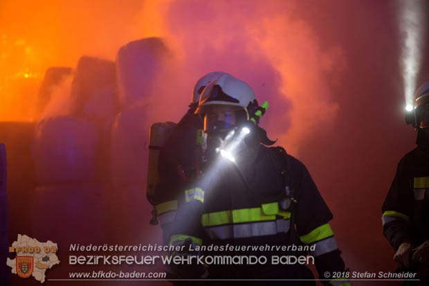 20180101 Brand von Siloballen in Maria Raisenmarkt Ortsteil Untermeierhof Foto: © Stefan Schneider 20180101 Brand von Siloballen in Maria Raisenmarkt Ortsteil Untermeierhof Foto: © Stefan Schneider