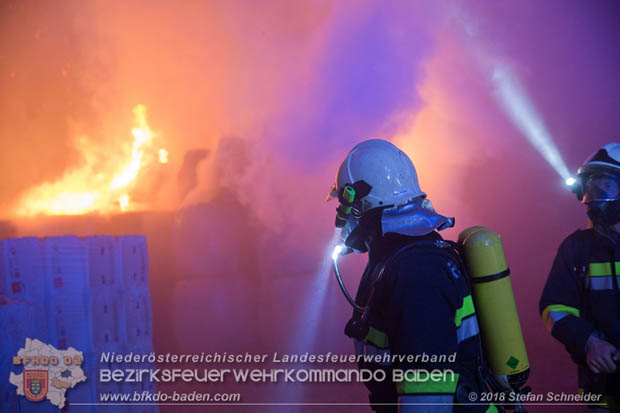 20180101 Brand von Siloballen in Maria Raisenmarkt Ortsteil Untermeierhof Foto: © Stefan Schneider 20180101 Brand von Siloballen in Maria Raisenmarkt Ortsteil Untermeierhof Foto: © Stefan Schneider
