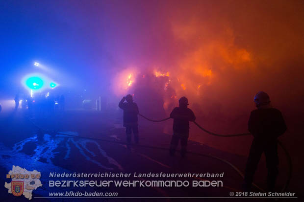 20180101 Brand von Siloballen in Maria Raisenmarkt Ortsteil Untermeierhof Foto: © Stefan Schneider 20180101 Brand von Siloballen in Maria Raisenmarkt Ortsteil Untermeierhof Foto: © Stefan Schneider