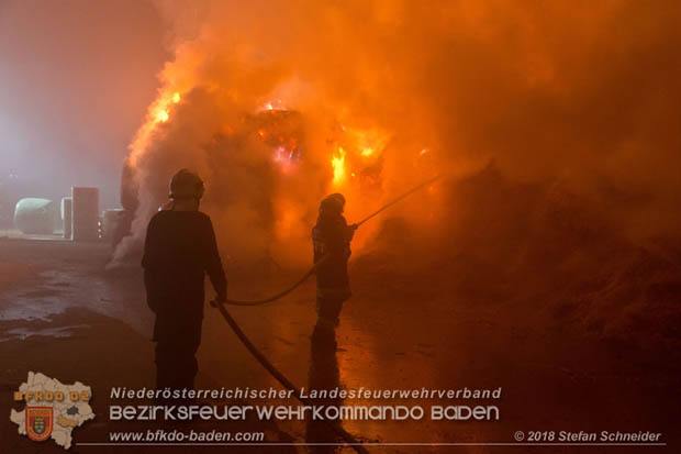20180101 Brand von Siloballen in Maria Raisenmarkt Ortsteil Untermeierhof Foto: © Stefan Schneider 20180101 Brand von Siloballen in Maria Raisenmarkt Ortsteil Untermeierhof Foto: © Stefan Schneider