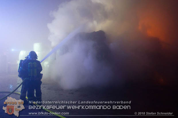 20180101 Brand von Siloballen in Maria Raisenmarkt Ortsteil Untermeierhof Foto: © Stefan Schneider 20180101 Brand von Siloballen in Maria Raisenmarkt Ortsteil Untermeierhof Foto: © Stefan Schneider