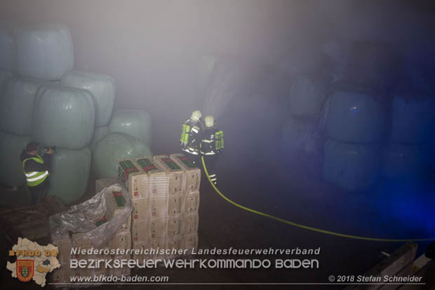 20180101 Brand von Siloballen in Maria Raisenmarkt Ortsteil Untermeierhof Foto: © Stefan Schneider 20180101 Brand von Siloballen in Maria Raisenmarkt Ortsteil Untermeierhof Foto: © Stefan Schneider