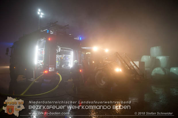 20180101 Brand von Siloballen in Maria Raisenmarkt Ortsteil Untermeierhof Foto: © Stefan Schneider 20180101 Brand von Siloballen in Maria Raisenmarkt Ortsteil Untermeierhof Foto: © Stefan Schneider