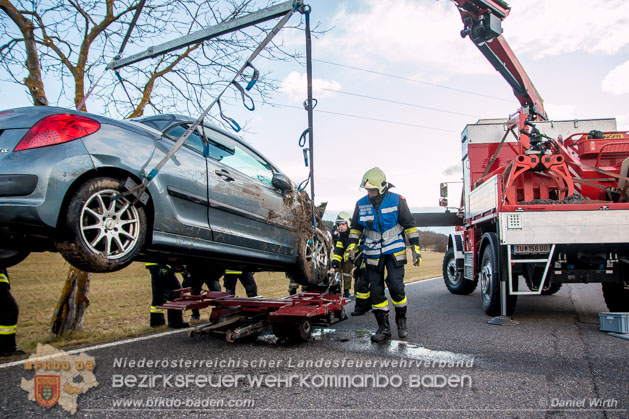 2018_01_02 FZG Bergung L4007 | Foto Daniel Wirth 2018_01_02 FZG Bergung L4007 | Foto Daniel Wirth