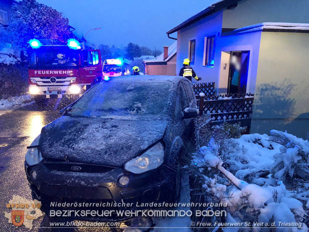 20180114 Pkw prall gegen Schneepflug in St.Veit a.d.Triesting  Foto: © Armin Rumpler FF St.Veit