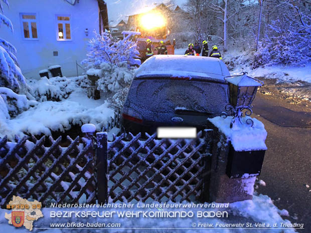 20180114 Pkw prall gegen Schneepflug in St.Veit a.d.Triesting  Foto: © Armin Rumpler FF St.Veit