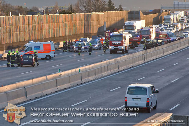 20180119 Verkehrsunfall A2 Kottingbrunn-Bad Vöslau Foto: © Stefan Schneider BFK Baden 20180119 Verkehrsunfall A2 Kottingbrunn-Bad Vöslau Foto: © Stefan Schneider BFK Baden