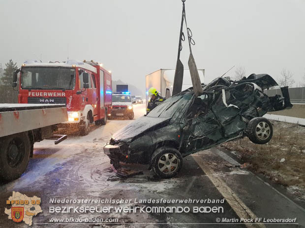 20180207 Toedlicher Verkehrsunfall auf der A2 bei Woellersdorf RFb Sued  Foto: © Martin Pock FF Leobersdorf