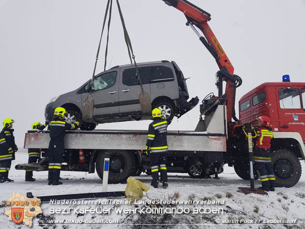 20180207 Verkehrsunfall auf der L4040 Leobersdorf-Sollenau  Foto: © Martin Pock FF Leobersdorf