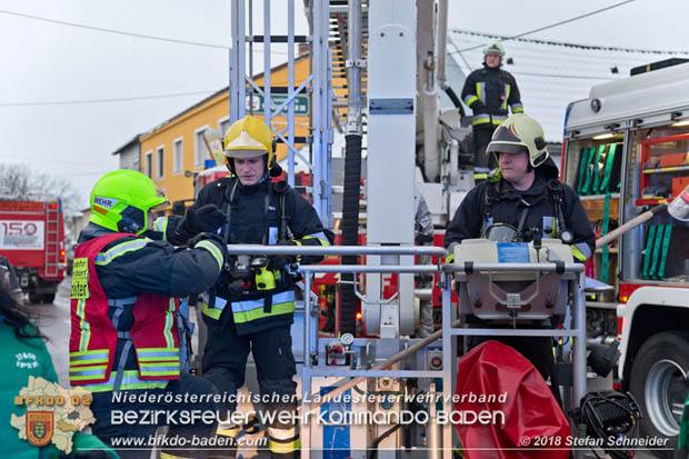 20180208 Dachstuhlbrand in Traiskirchen Ortsteil Wienersdorf Foto: © Stefan Schneider BFK BADEN 20180208 Dachstuhlbrand in Traiskirchen Ortsteil Wienersdorf Foto: © Stefan Schneider BFK BADEN