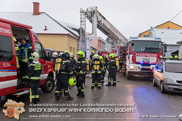 20180208 Dachstuhlbrand in Traiskirchen Ortsteil Wienersdorf Foto: © Stefan Schneider BFK BADEN 20180208 Dachstuhlbrand in Traiskirchen Ortsteil Wienersdorf Foto: © Stefan Schneider BFK BADEN