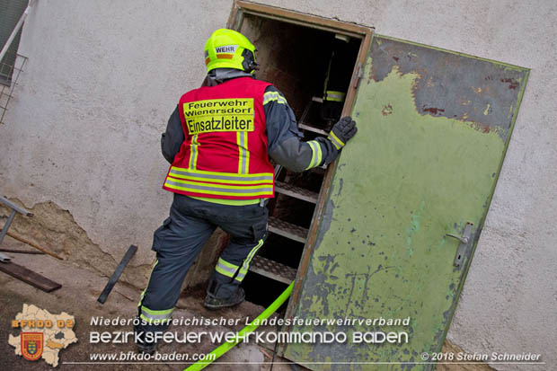 20180208 Dachstuhlbrand in Traiskirchen Ortsteil Wienersdorf Foto: © Stefan Schneider BFK BADEN 20180208 Dachstuhlbrand in Traiskirchen Ortsteil Wienersdorf Foto: © Stefan Schneider BFK BADEN