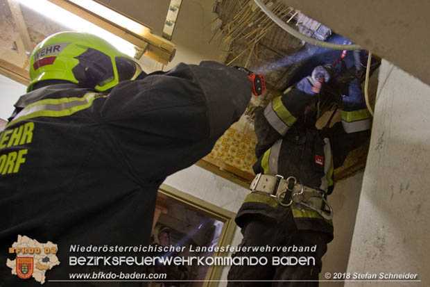 20180208 Dachstuhlbrand in Traiskirchen Ortsteil Wienersdorf Foto: © Stefan Schneider BFK BADEN 20180208 Dachstuhlbrand in Traiskirchen Ortsteil Wienersdorf Foto: © Stefan Schneider BFK BADEN