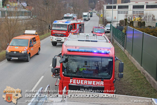 20180213 Schwerer Unfall - Pkw prallt auf der LB18 bei Pottenstein gegen Baum Foto: © ASB ÖA Markus Hackl FF Pottenstein 20180213 Schwerer Unfall - Pkw prallt auf der LB18 bei Pottenstein gegen Baum Foto: © ASB ÖA Markus Hackl FF Pottenstein