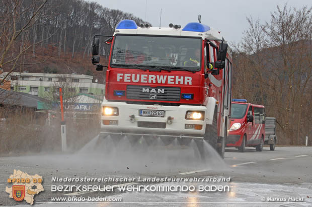 20180213 Schwerer Unfall - Pkw prallt auf der LB18 bei Pottenstein gegen Baum  Foto: © ASB ÖA Markus Hackl FF Pottenstein