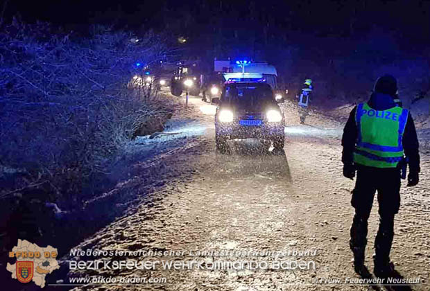 20180218 Verkehrsunfall auf der L4020 - Neusiedl >> Hernstein Foto: © FF Neusiedl 20180218 Verkehrsunfall auf der L4020 - Neusiedl >> Hernstein Foto: © FF Neusiedl