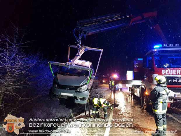 20180218 Verkehrsunfall auf der L4020 - Neusiedl >> Hernstein Foto: © FF Neusiedl 20180218 Verkehrsunfall auf der L4020 - Neusiedl >> Hernstein Foto: © FF Neusiedl