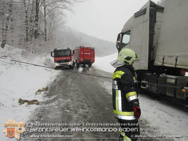 20180220 Lkw Bergung Grabenweg >> Am Hals Pottenstein   Foto:© ASB Markus Hackl Freiwillige Feuerwehr Pottenstein