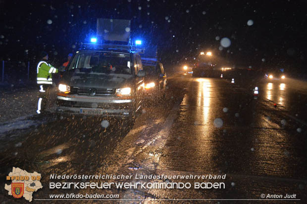 20180220 Verkehrsunfall auf der A2 zwischen Traiskirchen und Guntramsdorf  Foto: © Anton Judt Freiwillige Feuerwehr Traiskirchen-Stadt