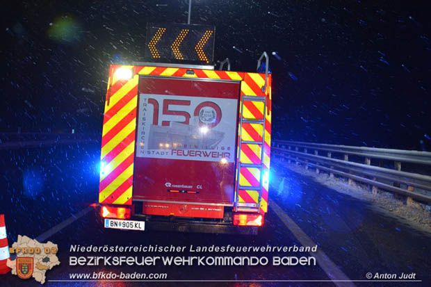 20180220 Verkehrsunfall auf der A2 zwischen Traiskirchen und Guntramsdorf  Foto: © Anton Judt Freiwillige Feuerwehr Traiskirchen-Stadt