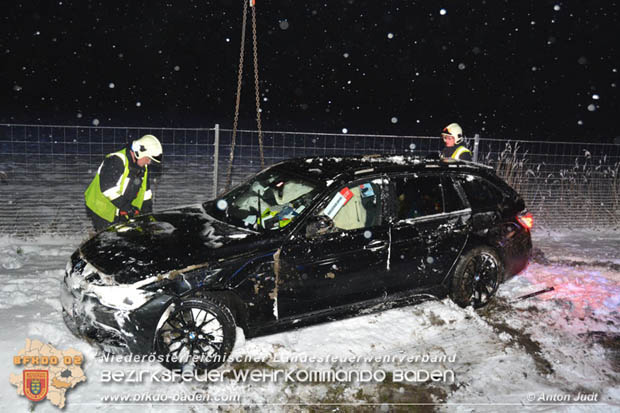 20180220 Verkehrsunfall auf der A2 zwischen Traiskirchen und Guntramsdorf  Foto:© Anton Judt Freiwillige Feuerwehr Traiskirchen-Stadt