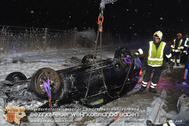 20180220 Verkehrsunfall auf der A2 zwischen Traiskirchen und Guntramsdorf  Foto:© Anton Judt Freiwillige Feuerwehr Traiskirchen-Stadt