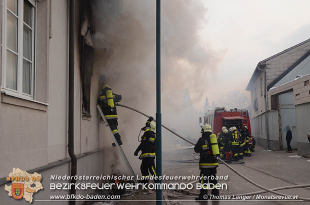20180226 Vollbrand einer Wohnung in Unterwaltersdorf Foto: © Thomas Lenger MONATSREVUE.at 20180226 Vollbrand einer Wohnung in Unterwaltersdorf Foto: © Thomas Lenger MONATSREVUE.at