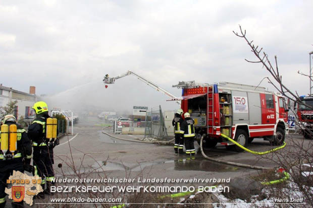 20180320 Brand in einer Lagerhalle Gewerbepark Wienersdorf Foto: © Hans Dietl FF Möllersdorf 20180320 Brand in einer Lagerhalle Gewerbepark Wienersdorf Foto: © Hans Dietl FF Möllersdorf