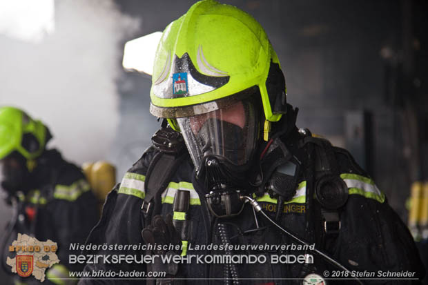 20180320 Brand in einer Lagerhalle Gewerbepark Wienersdorf Foto: © Stefan Schneider BFK BADEN 20180320 Brand in einer Lagerhalle Gewerbepark Wienersdorf Foto: © Stefan Schneider BFK BADEN