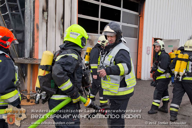 20180320 Brand in einer Lagerhalle Gewerbepark Wienersdorf Foto: © Stefan Schneider BFK BADEN 20180320 Brand in einer Lagerhalle Gewerbepark Wienersdorf Foto: © Stefan Schneider BFK BADEN