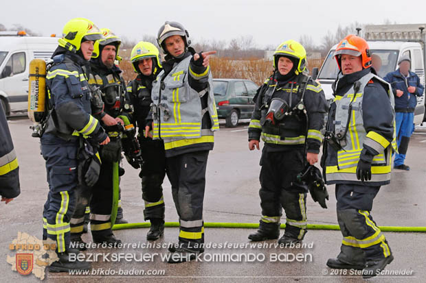 20180320 Brand in einer Lagerhalle Gewerbepark Wienersdorf Foto: © Stefan Schneider BFK BADEN 20180320 Brand in einer Lagerhalle Gewerbepark Wienersdorf Foto: © Stefan Schneider BFK BADEN