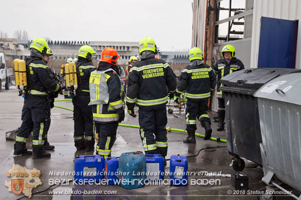 20180320 Brand in einer Lagerhalle Gewerbepark Wienersdorf Foto: © Stefan Schneider BFK BADEN 20180320 Brand in einer Lagerhalle Gewerbepark Wienersdorf Foto: © Stefan Schneider BFK BADEN