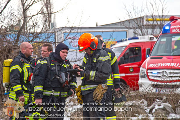20180320 Brand in einer Lagerhalle Gewerbepark Wienersdorf Foto: © Stefan Schneider BFK BADEN 20180320 Brand in einer Lagerhalle Gewerbepark Wienersdorf Foto: © Stefan Schneider BFK BADEN