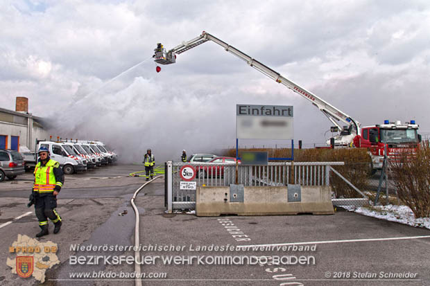 20180320 Brand in einer Lagerhalle Gewerbepark Wienersdorf Foto: © Stefan Schneider BFK BADEN 20180320 Brand in einer Lagerhalle Gewerbepark Wienersdorf Foto: © Stefan Schneider BFK BADEN