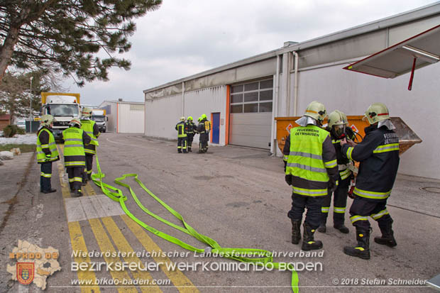 20180320 Brand in einer Lagerhalle Gewerbepark Wienersdorf Foto: © Stefan Schneider BFK BADEN 20180320 Brand in einer Lagerhalle Gewerbepark Wienersdorf Foto: © Stefan Schneider BFK BADEN