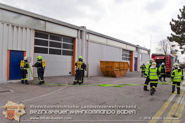 20180320 Brand in einer Lagerhalle Gewerbepark Wienersdorf Foto: © Stefan Schneider BFK BADEN 20180320 Brand in einer Lagerhalle Gewerbepark Wienersdorf Foto: © Stefan Schneider BFK BADEN