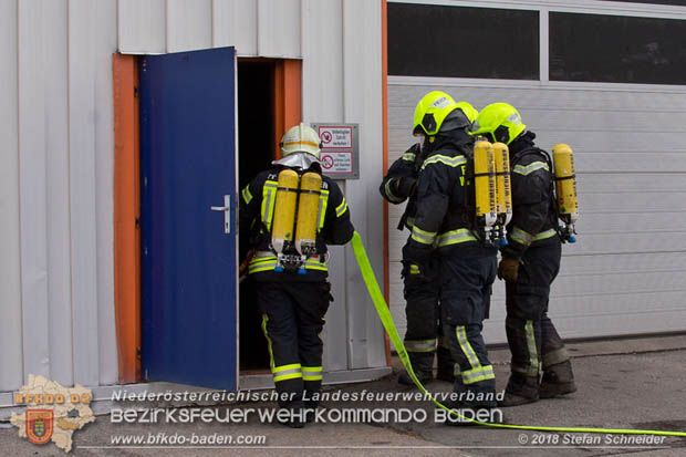 20180320 Brand in einer Lagerhalle Gewerbepark Wienersdorf Foto: © Stefan Schneider BFK BADEN 20180320 Brand in einer Lagerhalle Gewerbepark Wienersdorf Foto: © Stefan Schneider BFK BADEN