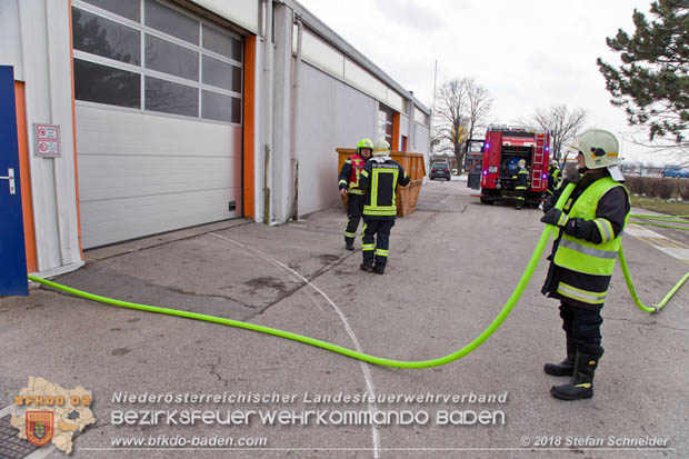 20180320 Brand in einer Lagerhalle Gewerbepark Wienersdorf Foto: © Stefan Schneider BFK BADEN 20180320 Brand in einer Lagerhalle Gewerbepark Wienersdorf Foto: © Stefan Schneider BFK BADEN