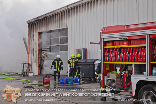 20180320 Brand in einer Lagerhalle Gewerbepark Wienersdorf Foto: © Stefan Schneider BFK BADEN 20180320 Brand in einer Lagerhalle Gewerbepark Wienersdorf Foto: © Stefan Schneider BFK BADEN
