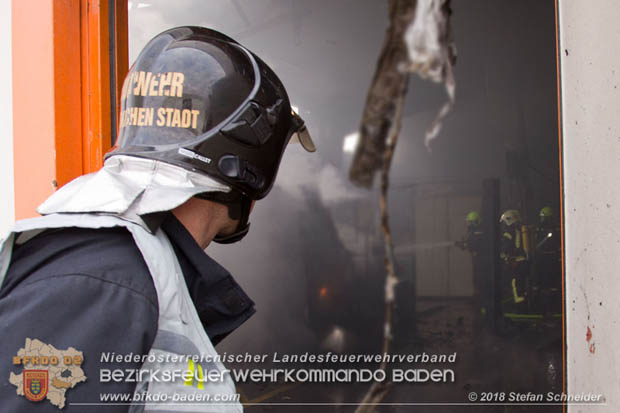 20180320 Brand in einer Lagerhalle Gewerbepark Wienersdorf Foto: © Stefan Schneider BFK BADEN 20180320 Brand in einer Lagerhalle Gewerbepark Wienersdorf Foto: © Stefan Schneider BFK BADEN