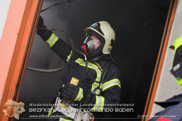 20180320 Brand in einer Lagerhalle Gewerbepark Wienersdorf Foto: © Stefan Schneider BFK BADEN 20180320 Brand in einer Lagerhalle Gewerbepark Wienersdorf Foto: © Stefan Schneider BFK BADEN