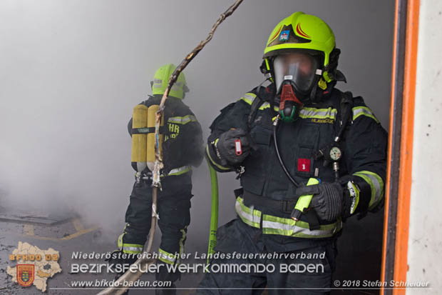 20180320 Brand in einer Lagerhalle Gewerbepark Wienersdorf Foto: © Stefan Schneider BFK BADEN 20180320 Brand in einer Lagerhalle Gewerbepark Wienersdorf Foto: © Stefan Schneider BFK BADEN