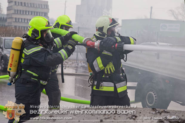20180320 Brand in einer Lagerhalle Gewerbepark Wienersdorf Foto: © Stefan Schneider BFK BADEN 20180320 Brand in einer Lagerhalle Gewerbepark Wienersdorf Foto: © Stefan Schneider BFK BADEN