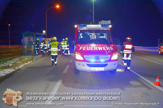 20180320 Verkehrsunfall auf der LB16 zwischen Wampersdorf und Weigelsdorf  Foto: © Freiwillige Feuerwehr Wampersdorf