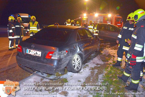 20180320 Verkehrsunfall auf der LB16 zwischen Wampersdorf und Weigelsdorf  Foto: © Freiwillige Feuerwehr Wampersdorf