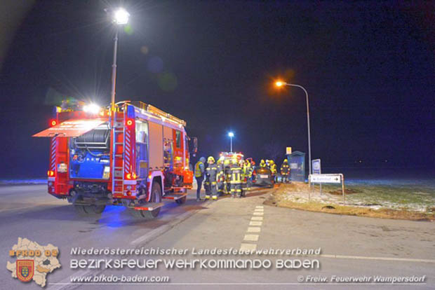 20180320 Verkehrsunfall auf der LB16 zwischen Wampersdorf und Weigelsdorf  Foto: © Freiwillige Feuerwehr Wampersdorf