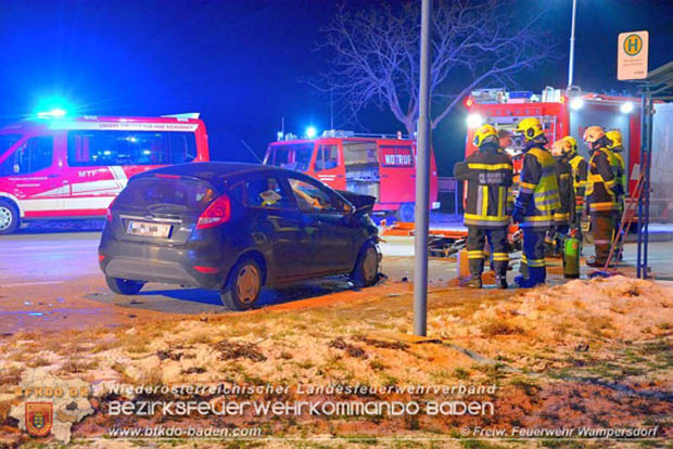 20180320 Verkehrsunfall auf der LB16 zwischen Wampersdorf und Weigelsdorf  Foto: © Freiwillige Feuerwehr Wampersdorf