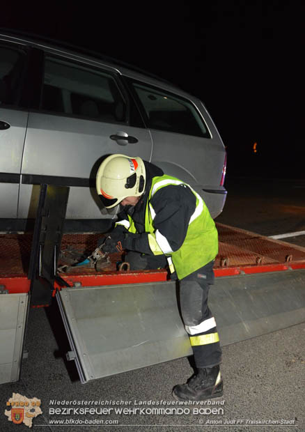 20180324 Verkehrsunfall auf der A2 zwischen Traiskirchen und Knoten Guntramsdorf  Foto: © Anton Judt FF Traiskirchen-Stadt