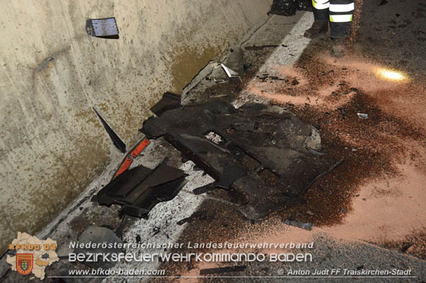 20180324 Verkehrsunfall auf der A2 zwischen Traiskirchen und Knoten Guntramsdorf  Foto: © Anton Judt FF Traiskirchen-Stadt