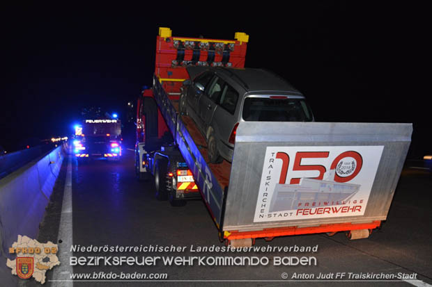 20180324 Verkehrsunfall auf der A2 zwischen Traiskirchen und Knoten Guntramsdorf  Foto: © Anton Judt FF Traiskirchen-Stadt